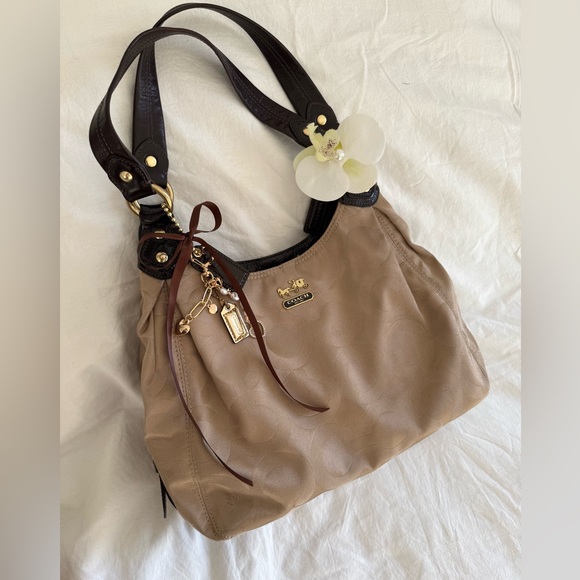 Vintage Coach Madison Maggie Shoulder Bag - Picture 8 of 8